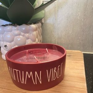 SOLD- Rae Dunn AUTUMN VIBES Candle